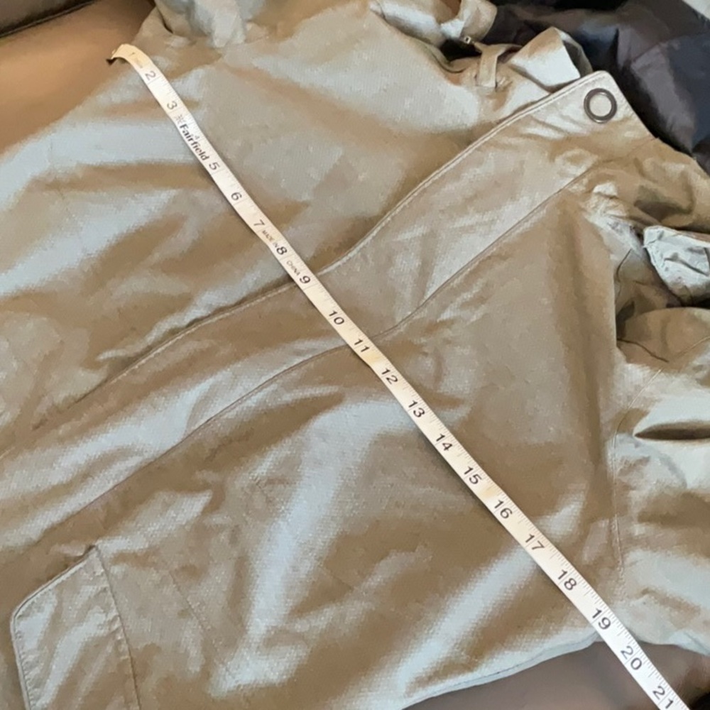 REI Kids Olive Raincoat - Picture 6 of 8